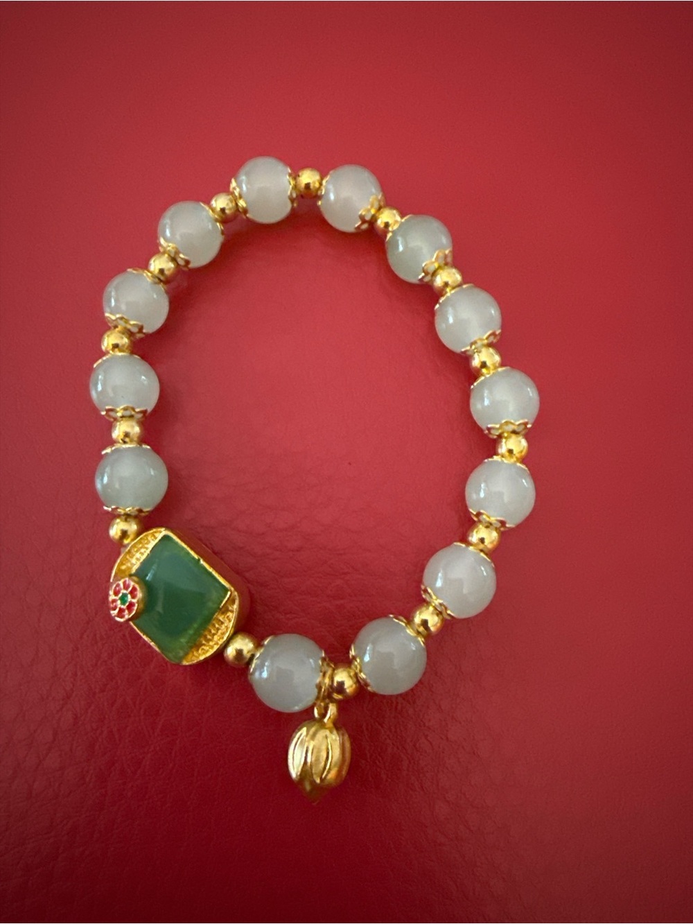 Jade Green & White Bead Stretch Bracelet - Picture 1 of 1
